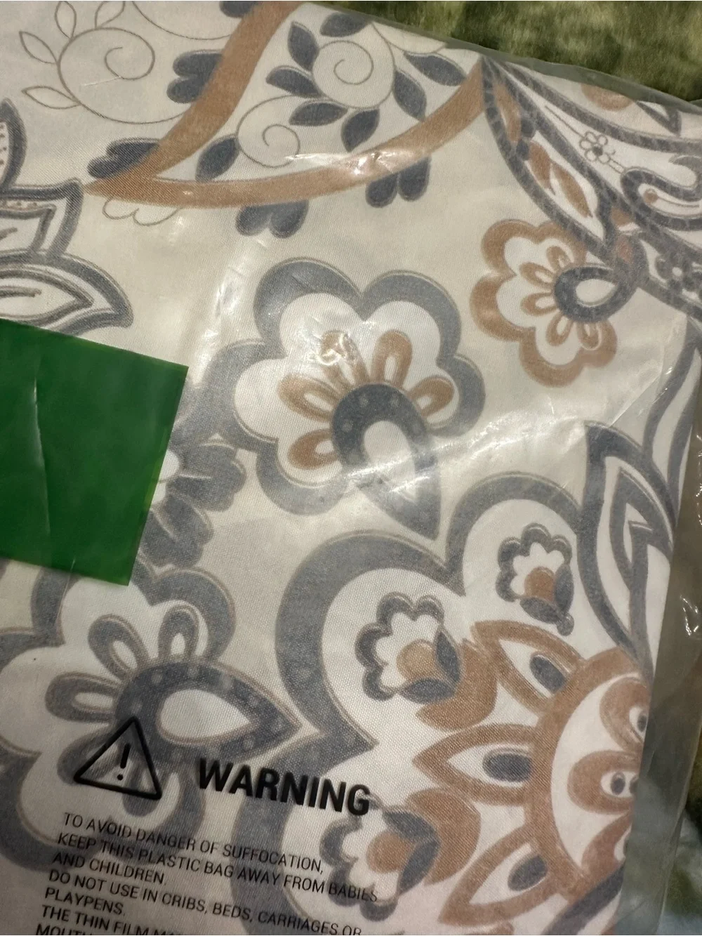 Paisley-Print Bed Sheet Set in Cream and Gray Queen size